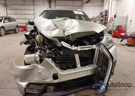 2019 Nissan Kicks S из США, поврежденный, VIN 3N1CP5CU9KL564503